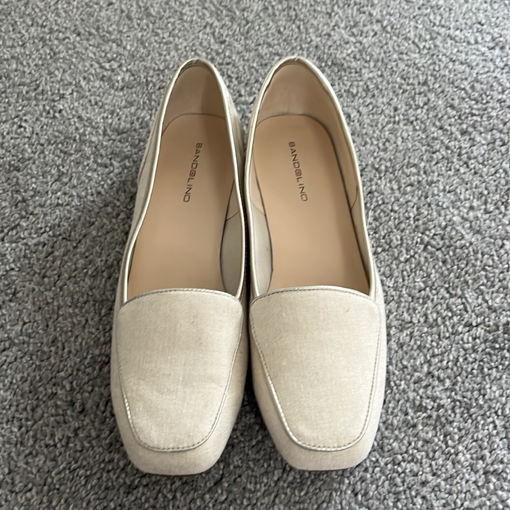 Women’s Bandolino cream a bit of a sparkle with silver trim flats side 9